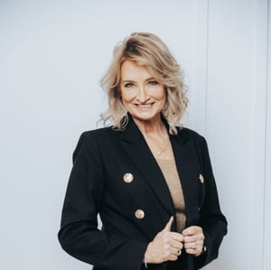 Laura headshot standing