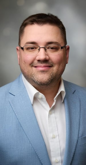 Tom McKinnon Headshot